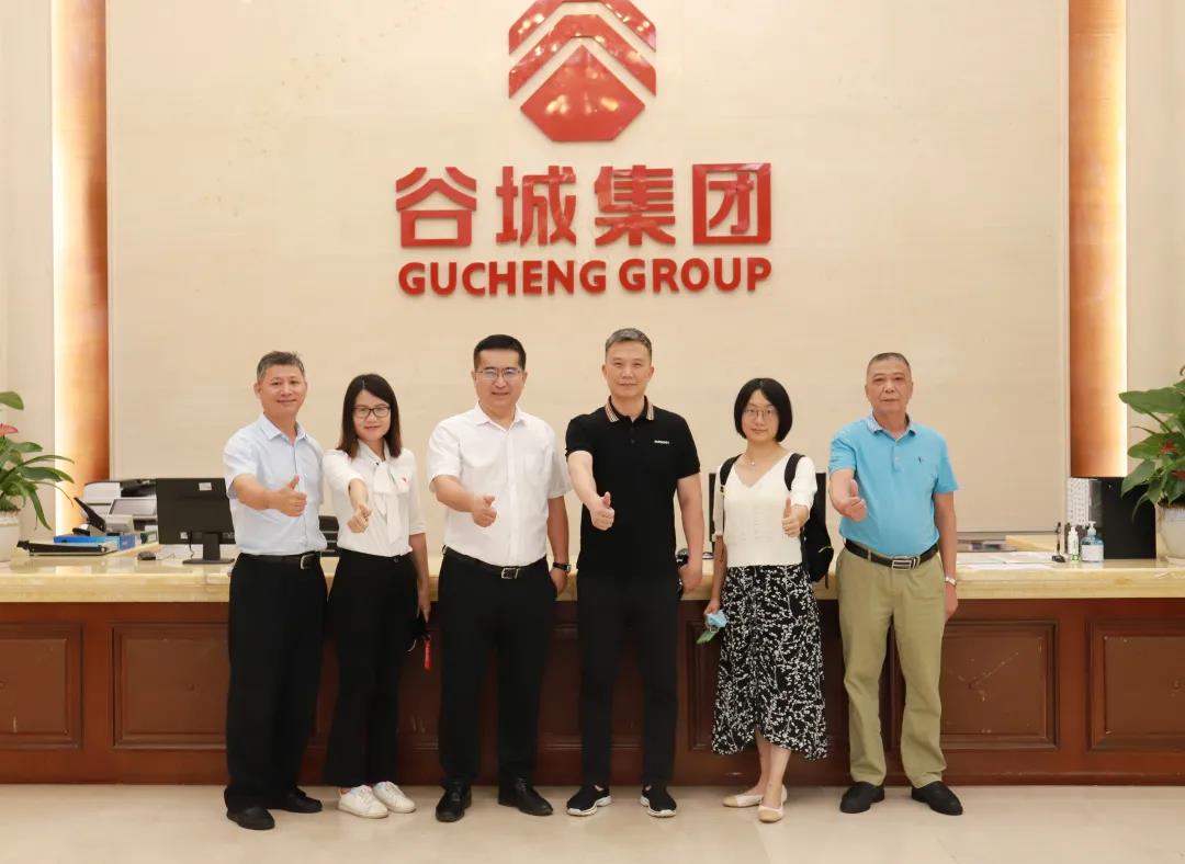 白云區(qū)委統(tǒng)戰(zhàn)部副部長(zhǎng)、區(qū)工商聯(lián)黨組孫志輝書(shū)記一行蒞臨谷城集團(tuán)調(diào)研指導(dǎo)